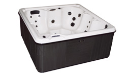 Royale Hot Tub